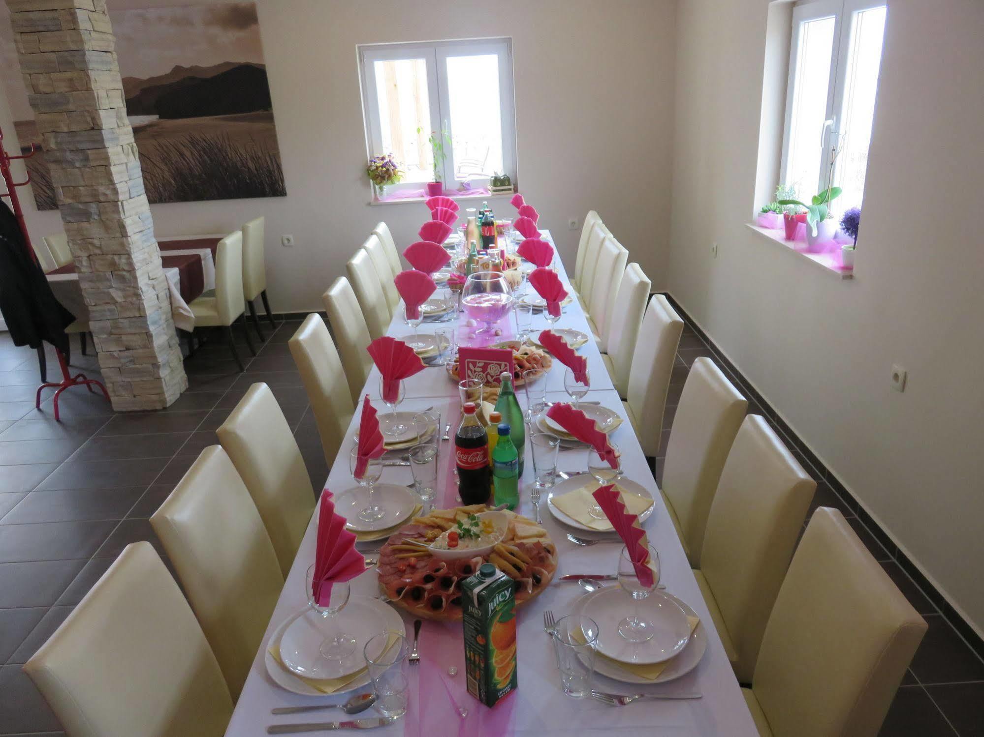 Bed & Breakfast Marta & Tona Kustici Ngoại thất bức ảnh